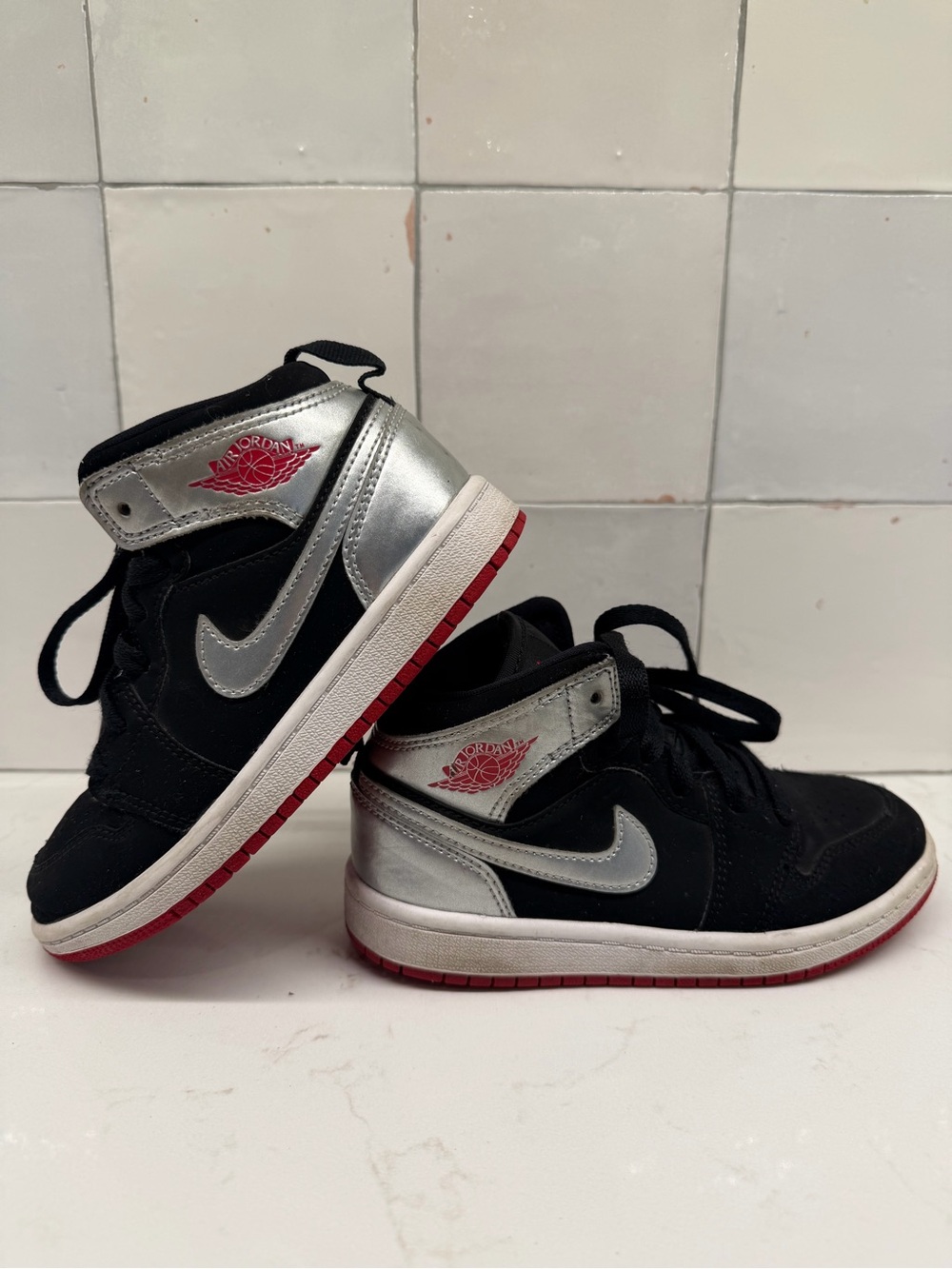 Jordan 1 Mid Metalic Black Johnny Kilroy Kids 12C